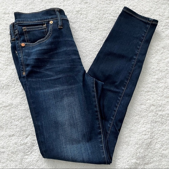 Madewell 9" Mid-Rise Skinny Jeans in Larkspur Wash: TENCEL™ Denim Edition - Picture 5 of 9